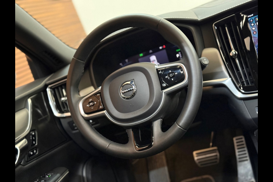 Volvo V90 2.0 T6 Plug-in hybrid AWD Ultimate Dark | FaceLift | Luchtvering | Xenium Pakket | Licht Pakket | HUD | 360cam |
