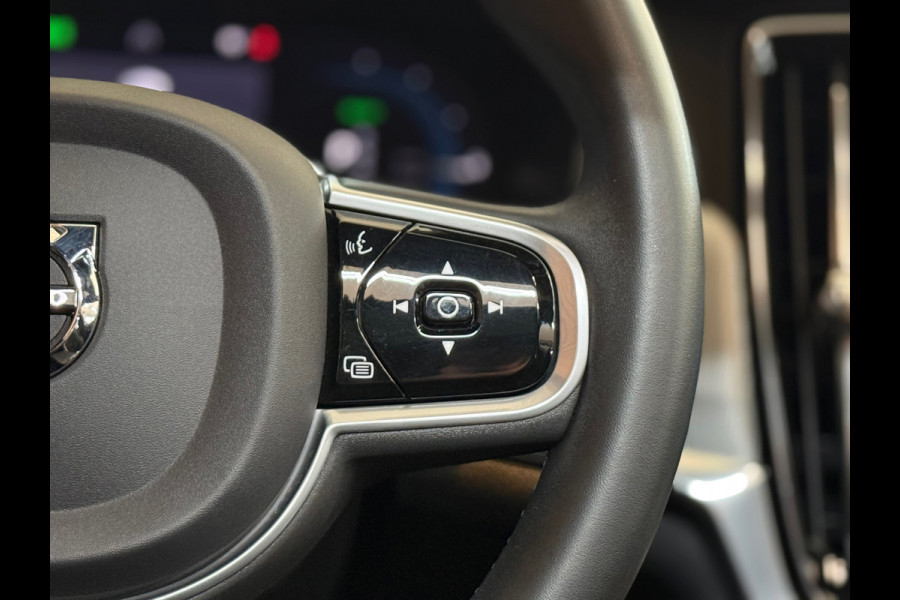 Volvo V90 2.0 T6 Plug-in hybrid AWD Ultimate Dark | FaceLift | Luchtvering | Xenium Pakket | Licht Pakket | HUD | 360cam |
