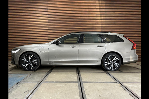 Volvo V90 2.0 T6 Plug-in hybrid AWD Ultimate Dark | FaceLift | Luchtvering | Xenium Pakket | Licht Pakket | HUD | 360cam |