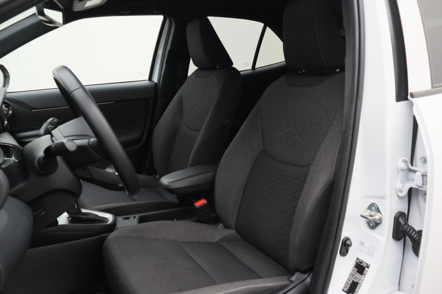 Toyota Yaris Cross 1.5 Hybrid Dynamic Camera, Keyless, Apple Carplay, ACC, 17"
