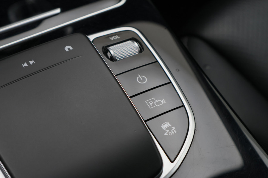 Mercedes-Benz GLC 200 Business Solution Limited Leer, Apple Carplay, Elektr. Stoelen, Camera, LED, Dodehoeksensor, PDC