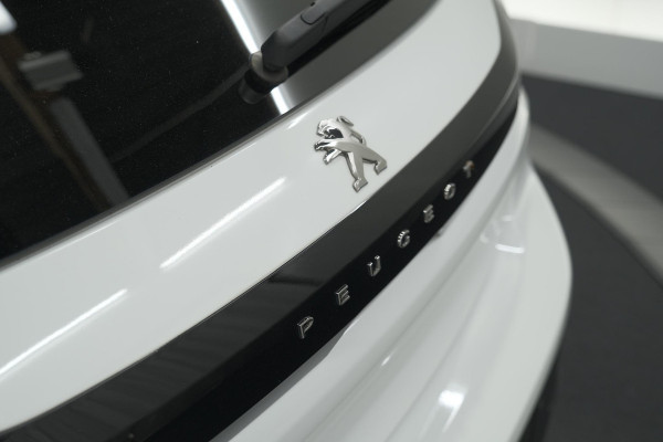 Peugeot 208 1.2 PureTech Style | Parkeersensoren | Navigatie | Apple Carplay