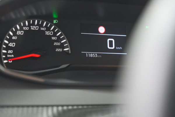 Peugeot 208 1.2 PureTech Style | Parkeersensoren | Navigatie | Apple Carplay