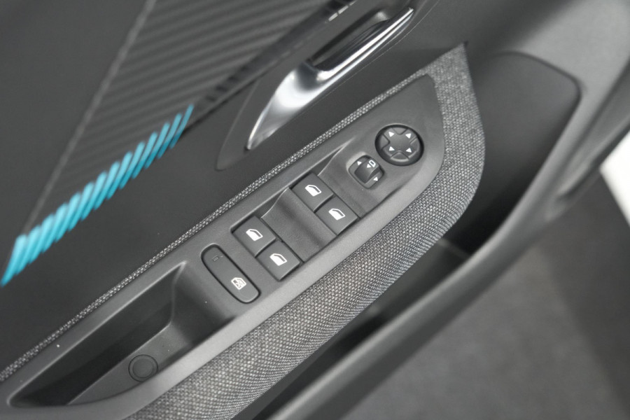 Peugeot 208 1.2 PureTech Style | Parkeersensoren | Navigatie | Apple Carplay