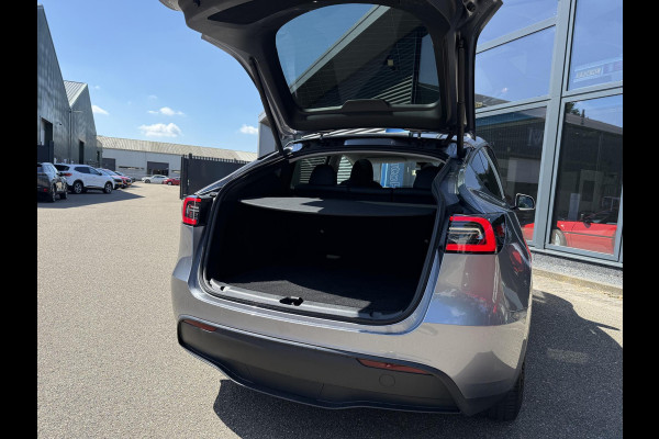 Tesla Model Y Long Range AWD 75 kWh VAN: 44.900,- VOOR: 42.877,- UW WKVOORDEEL: 2.023,- | SOH 94%| QUICKSILVER!| TESLA FABRIEKSGARANTIE TOT 02-2028/ 80.000KM | FABRIEKSGARANTIE OP ACCU & AANDRIJFLIJN TOT 2032 OF 192.000 KM | BTW VERREKENBAAR