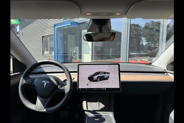 Tesla Model Y Long Range AWD 75 kWh VAN: 44.900,- VOOR: 42.877,- UW WKVOORDEEL: 2.023,- | SOH 94%| QUICKSILVER!| TESLA FABRIEKSGARANTIE TOT 02-2028/ 80.000KM | FABRIEKSGARANTIE OP ACCU & AANDRIJFLIJN TOT 2032 OF 192.000 KM | BTW VERREKENBAAR