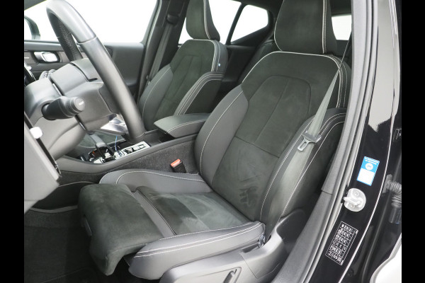 Volvo XC40 1.5 T5 Plug-in hybrid Ultimate Dark | Panoramadak | Trekhaak | Pilot Assist | Harman/Kardon | 360 | Memory | Keyless