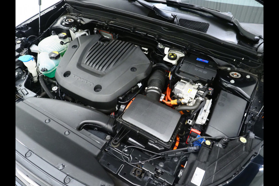 Volvo XC40 1.5 T5 Plug-in hybrid Ultimate Dark | Panoramadak | Trekhaak | Pilot Assist | Harman/Kardon | 360 | Memory | Keyless