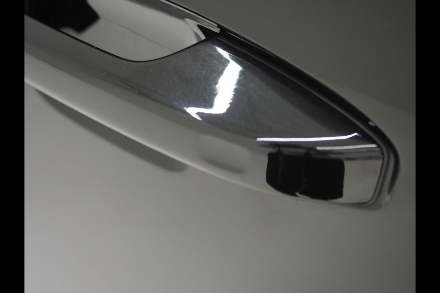 Volvo XC40 1.5 T5 Plug-in hybrid Ultimate Dark | Panoramadak | Trekhaak | Pilot Assist | Harman/Kardon | 360 | Memory | Keyless