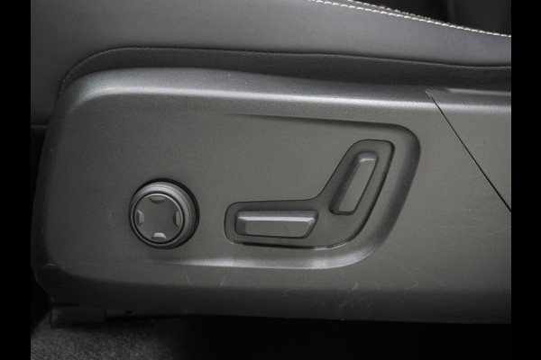 Volvo XC40 1.5 T5 Plug-in hybrid Ultimate Dark | Panoramadak | Trekhaak | Pilot Assist | Harman/Kardon | 360 | Memory | Keyless