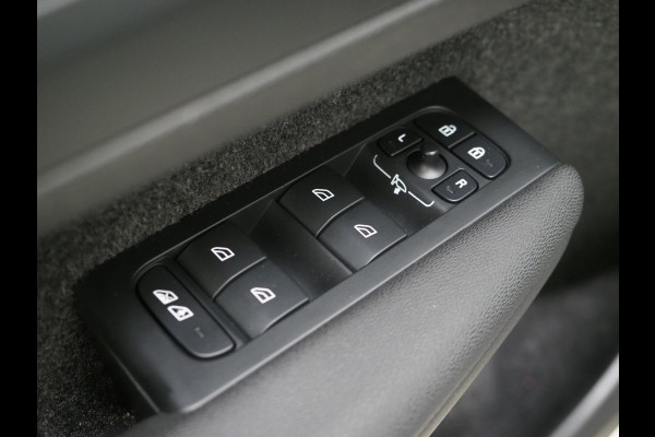 Volvo XC40 1.5 T5 Plug-in hybrid Ultimate Dark | Panoramadak | Trekhaak | Pilot Assist | Harman/Kardon | 360 | Memory | Keyless