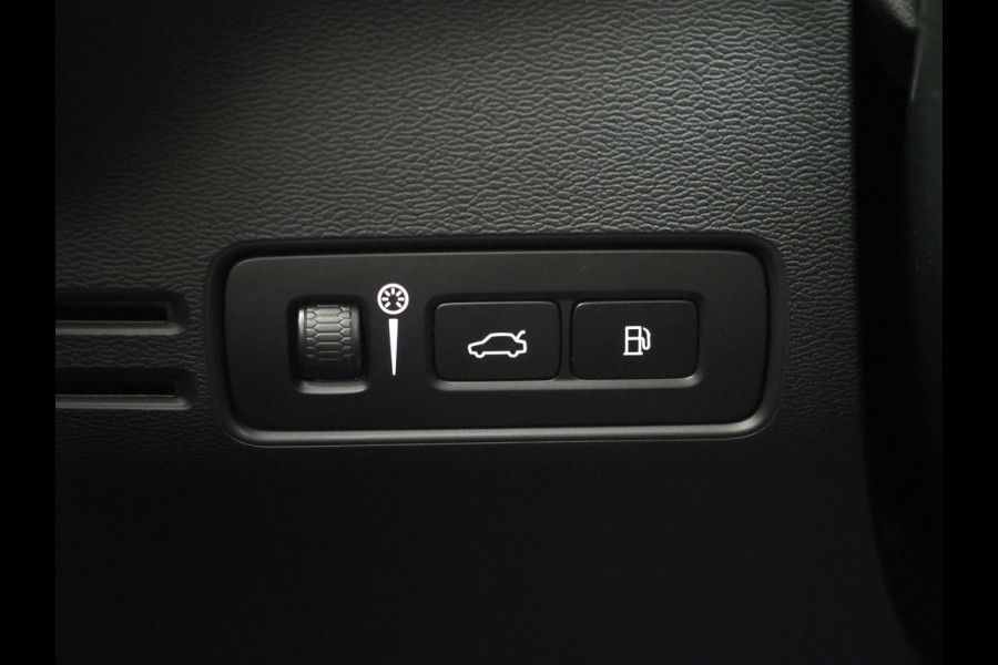 Volvo XC40 1.5 T5 Plug-in hybrid Ultimate Dark | Panoramadak | Trekhaak | Pilot Assist | Harman/Kardon | 360 | Memory | Keyless