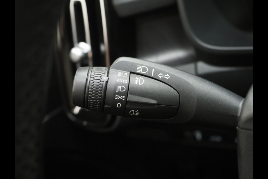 Volvo XC40 1.5 T5 Plug-in hybrid Ultimate Dark | Panoramadak | Trekhaak | Pilot Assist | Harman/Kardon | 360 | Memory | Keyless
