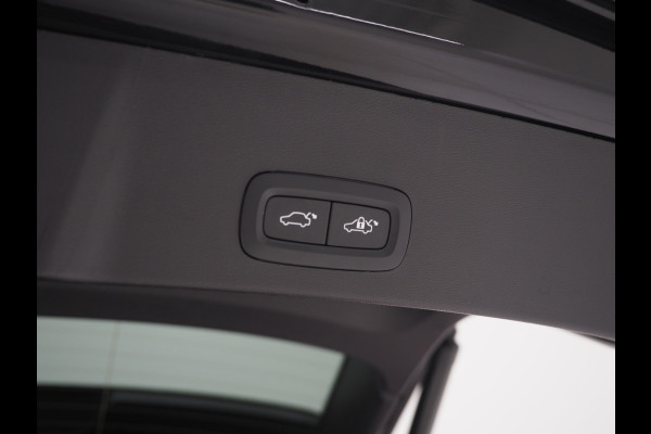 Volvo XC40 1.5 T5 Plug-in hybrid Ultimate Dark | Panoramadak | Trekhaak | Pilot Assist | Harman/Kardon | 360 | Memory | Keyless