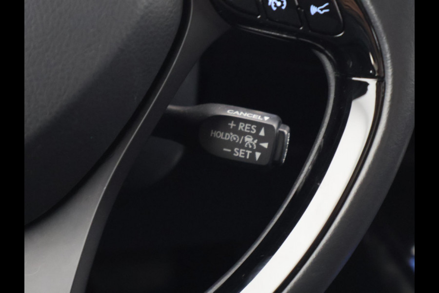 Toyota C-HR 2.0 High Power Hybrid Dynamic Bi-Tone | Navigatie | Parkeersensoren | Dodehoek detectie | Stoelverwarming |
