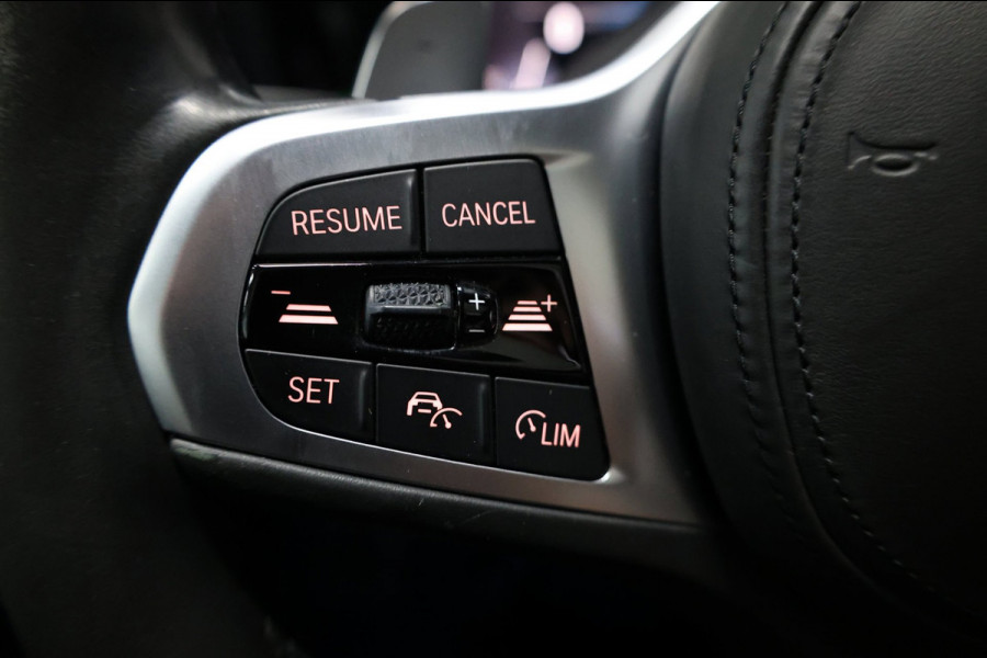 BMW 3-serie 330e M Sport LED/VIRTUAL/SFEER/SCHUIFDAK/LEER+S.VERWARMING/18" LMV/CAM/ACC/ECC/12 MND GARANTIE!