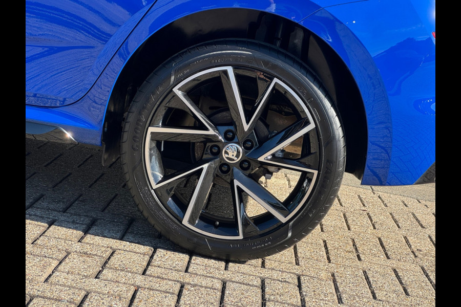 Škoda Kamiq 1.0 TSI Monte Carlo * Panoramadak * Stoelverwarming * Carplay * Full Led *