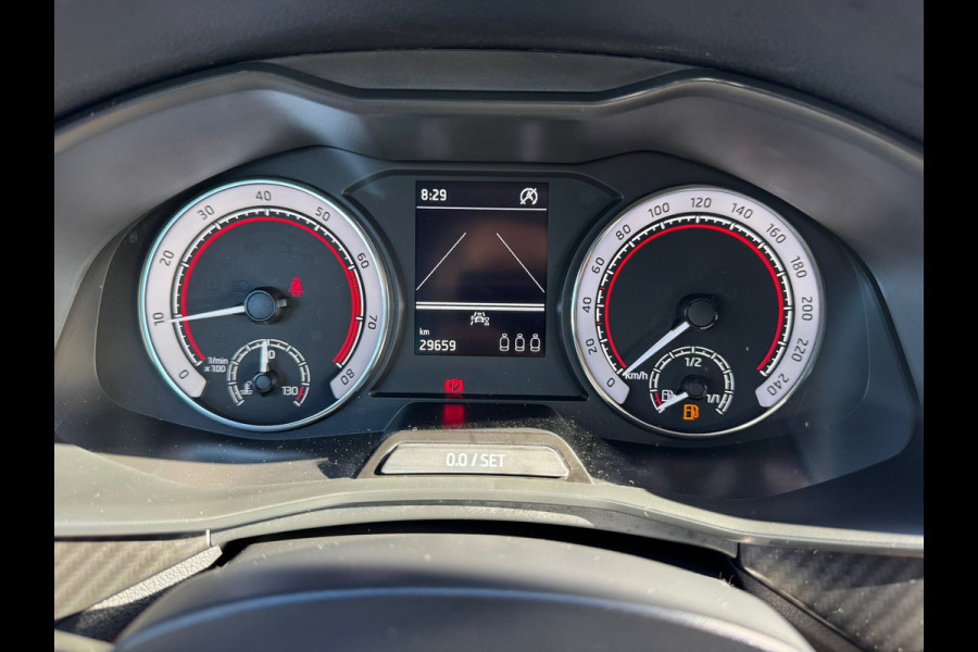 Škoda Kamiq 1.0 TSI Monte Carlo * Panoramadak * Stoelverwarming * Carplay * Full Led *