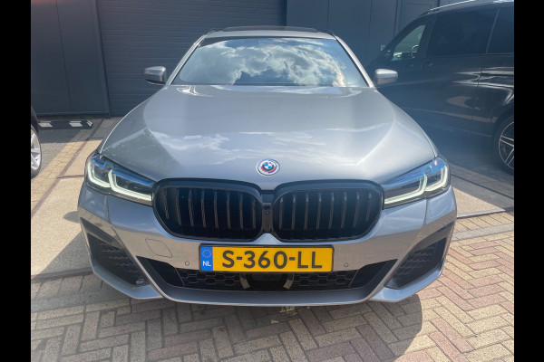 BMW 5 Serie Touring 530e Business Edition Plus Laser Led Panorama M-pakket 19inch breedset memory orig NL Geleverd NAP compleet!