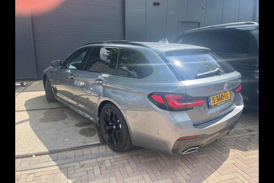 BMW 5 Serie Touring 530e Business Edition Plus Laser Led Panorama M-pakket 19inch breedset memory orig NL Geleverd NAP compleet!
