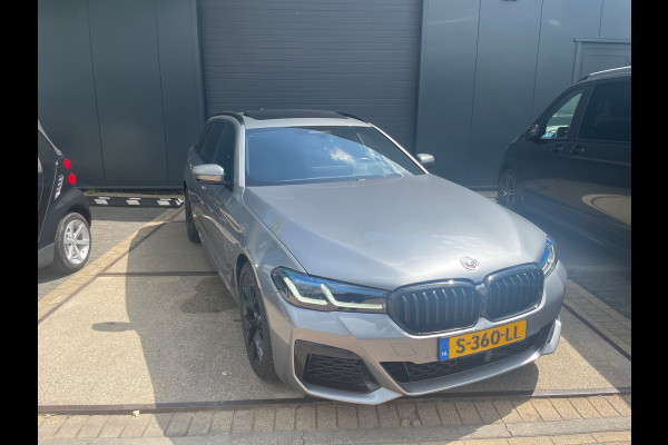 BMW 5 Serie Touring 530e Business Edition Plus Laser Led Panorama M-pakket 19inch breedset memory orig NL Geleverd NAP compleet!