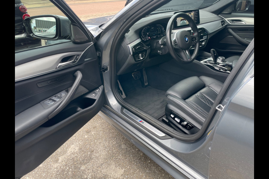 BMW 5 Serie Touring 530e Business Edition Plus Laser Led Panorama M-pakket 19inch breedset memory orig NL Geleverd NAP compleet!