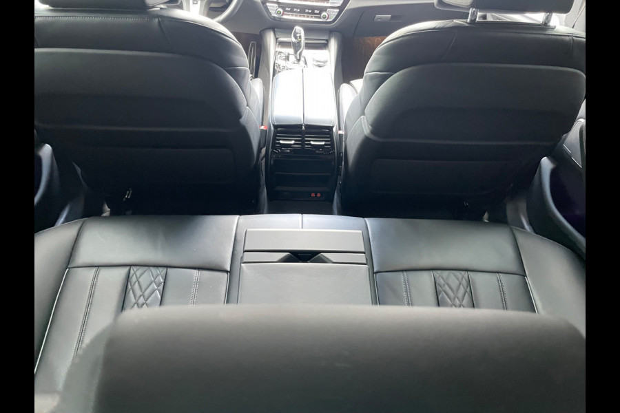BMW 5 Serie Touring 530e Business Edition Plus Laser Led Panorama M-pakket 19inch breedset memory orig NL Geleverd NAP compleet!