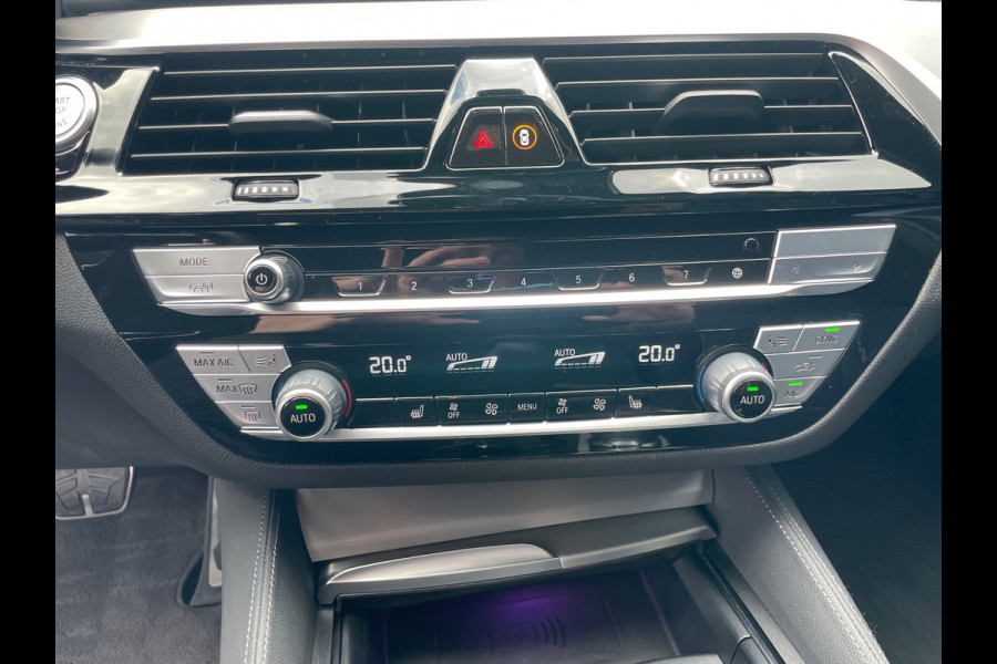 BMW 5 Serie Touring 530e Business Edition Plus Laser Led Panorama M-pakket 19inch breedset memory orig NL Geleverd NAP compleet!