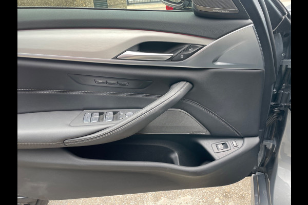 BMW 5 Serie Touring 530e Business Edition Plus Laser Led Panorama M-pakket 19inch breedset memory orig NL Geleverd NAP compleet!