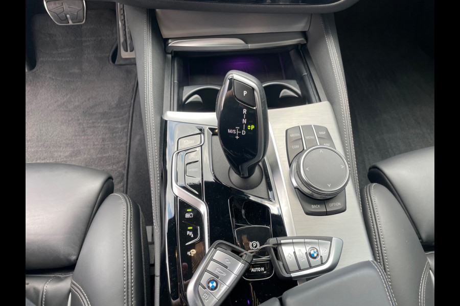 BMW 5 Serie Touring 530e Business Edition Plus Laser Led Panorama M-pakket 19inch breedset memory orig NL Geleverd NAP compleet!