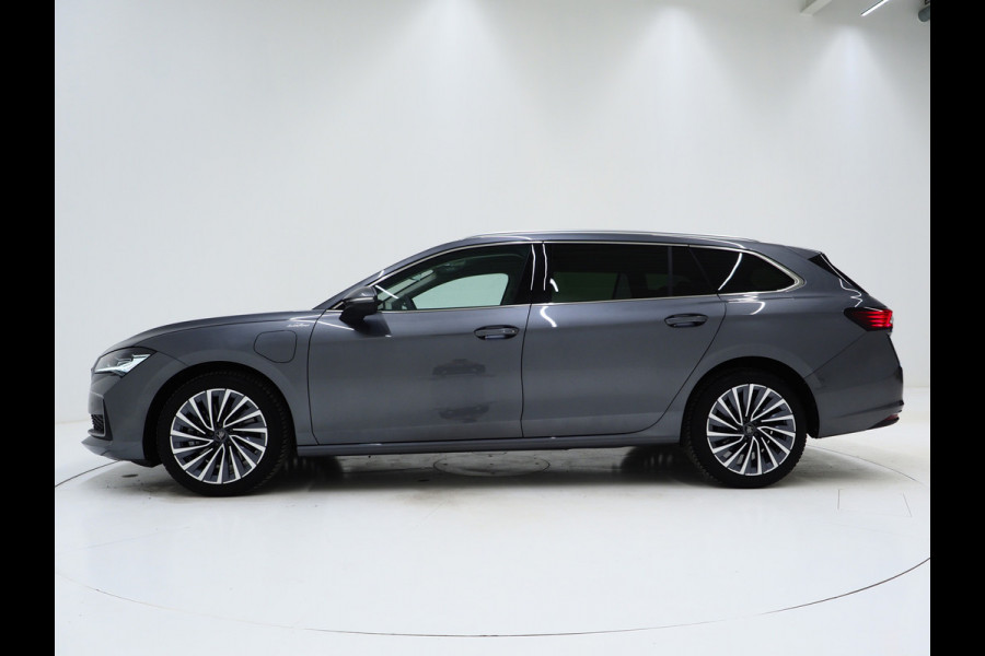 Škoda Superb Combi 1.5 TSI PHEV Laurin & Klement | Leder | Massage | HUD | Canton | Camera | Sfeerlicht | Memory | Keyless