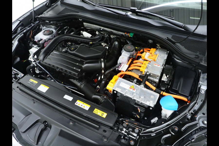 Škoda Superb Combi 1.5 TSI PHEV Laurin & Klement | Leder | Massage | HUD | Canton | Camera | Sfeerlicht | Memory | Keyless