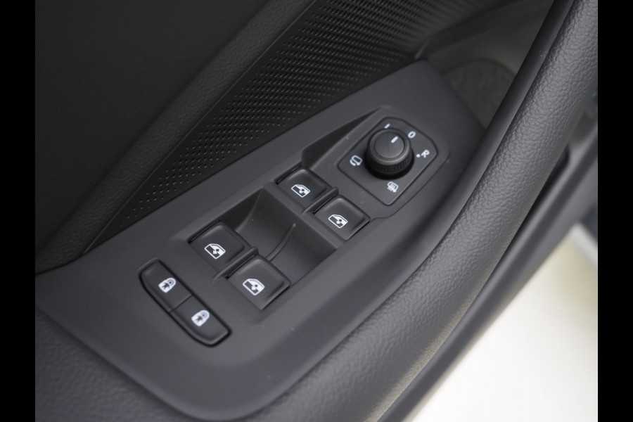 Škoda Superb Combi 1.5 TSI PHEV Laurin & Klement | Leder | Massage | HUD | Canton | Camera | Sfeerlicht | Memory | Keyless