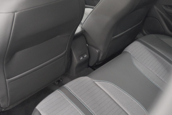 Peugeot 208 PureTech 100 Allure | Trekhaak | Camera | Apple Carplay | Navigatie | Parkeersensoren