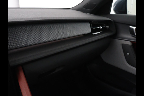 Polestar 2 Long Range Dual Motor Launch Edition 78kWh SOH 91,9% | Panoramadak | 360 Camera | Carplay | Navigatie | Adaptive Cruise | Harman Kardon | Stoel & Stuurwiel verwarming