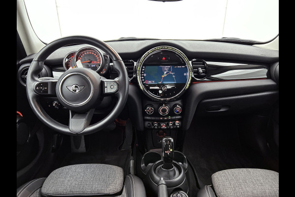 MINI 5-deurs 1.5 Cooper Classic (NL-auto, 1e Eig, Dealer OnderH, Navi Prof, Sportstoel, Parkeersensoren, Climate Con, Etc)