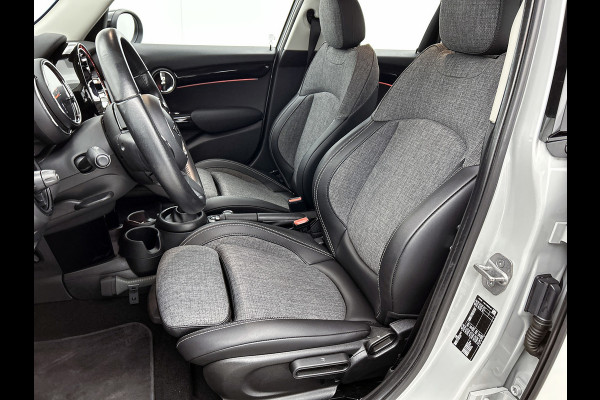 MINI 5-deurs 1.5 Cooper Classic (NL-auto, 1e Eig, Dealer OnderH, Navi Prof, Sportstoel, Parkeersensoren, Climate Con, Etc)