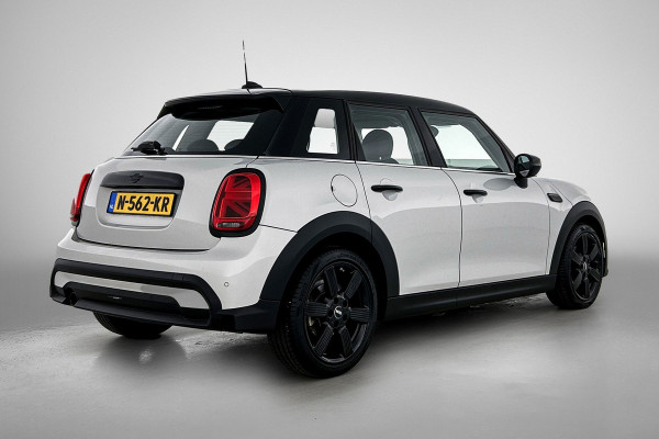 MINI 5-deurs 1.5 Cooper Classic (NL-auto, 1e Eig, Dealer OnderH, Navi Prof, Sportstoel, Parkeersensoren, Climate Con, Etc)