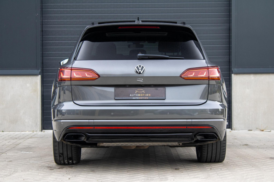 Volkswagen Touareg 3.0 TSi 4MOTION R Trekhaak Luchtvering Camera Nightvision