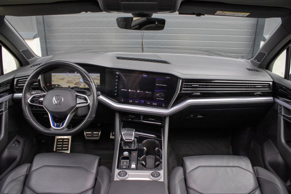 Volkswagen Touareg 3.0 TSi 4MOTION R Trekhaak Luchtvering Camera Nightvision