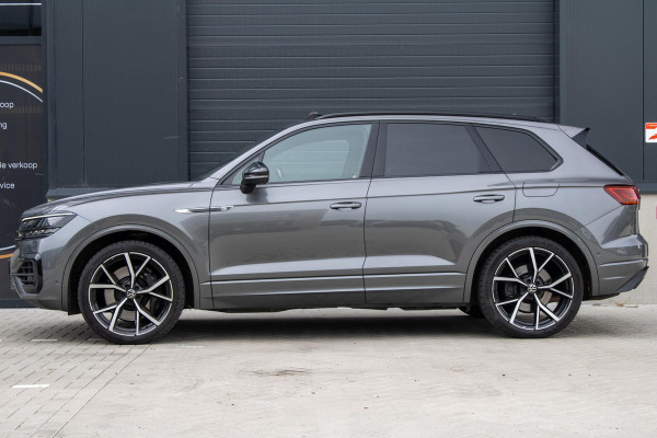 Volkswagen Touareg 3.0 TSi 4MOTION R Trekhaak Luchtvering Camera Nightvision