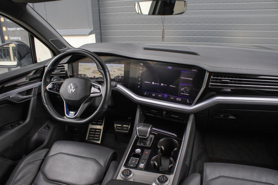 Volkswagen Touareg 3.0 TSi 4MOTION R Trekhaak Luchtvering Camera Nightvision