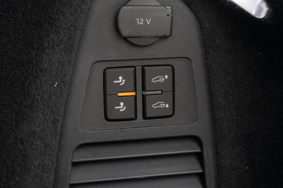 Volkswagen Touareg 3.0 TSi 4MOTION R Trekhaak Luchtvering Camera Nightvision