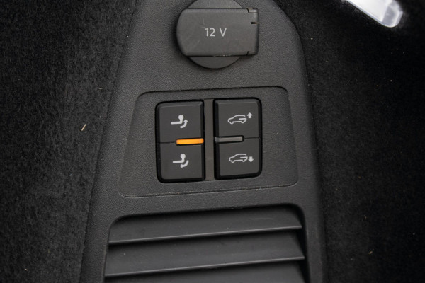 Volkswagen Touareg 3.0 TSi 4MOTION R Trekhaak Luchtvering Camera Nightvision