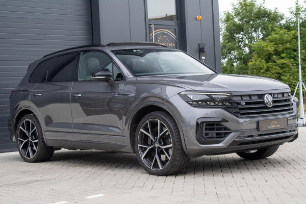 Volkswagen Touareg 3.0 TSi 4MOTION R Trekhaak Luchtvering Camera Nightvision