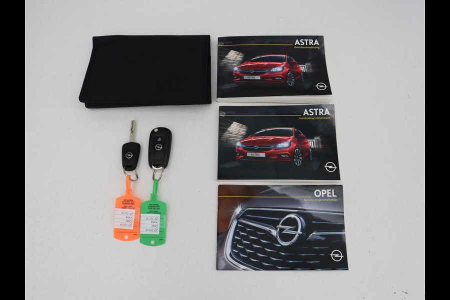 Opel Astra 1.0 Turbo 120 Jaar Edition Carplay | DAB radio | Bluetooth | Parkeerhulp | Navigatie | Cruise control | Climate control