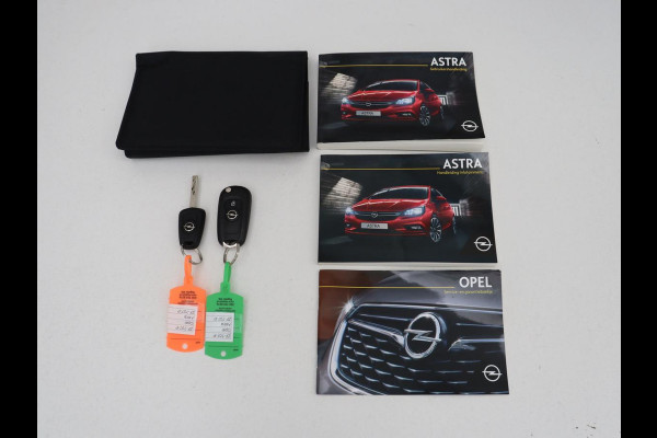 Opel Astra 1.0 Turbo 120 Jaar Edition Carplay | DAB radio | Bluetooth | Parkeerhulp | Navigatie | Cruise control | Climate control