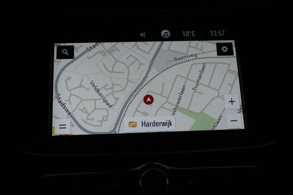Opel Astra 1.0 Turbo 120 Jaar Edition Carplay | DAB radio | Bluetooth | Parkeerhulp | Navigatie | Cruise control | Climate control