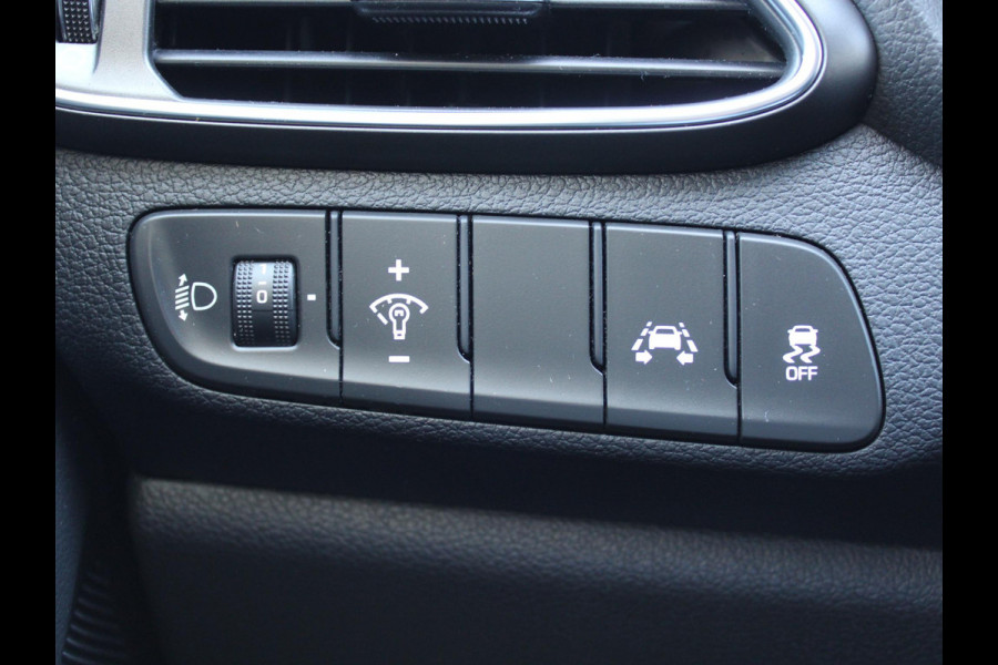 Hyundai i30 Wagon 1.0 T-GDI Comfort | APPLE CARPLAY / ANDROID AUTO | ACHTERUITRIJCAMERA | CRUISE CONTROL |