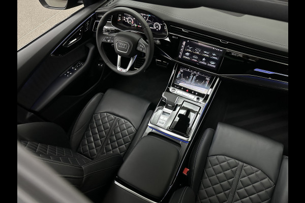 Audi Q8 60e 462PK Competition | #RS-Stoelen | Carbon | Panorama | ACC | 360 Camera | B&O Sound | Trekhaak | Matrix-LED | Sfeerverlichting | Memory | Stuurverwarming | Stoelverwarming V+A | Zonwering | ISO-Glas | Leder Dashboard | 3-Zone Clima | Carplay |